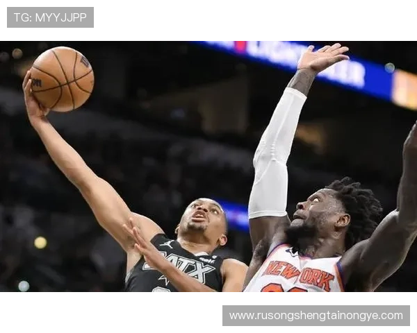 凯尔登约翰逊表现惊艳12投9中三分球命中率高效砍下25分7篮板